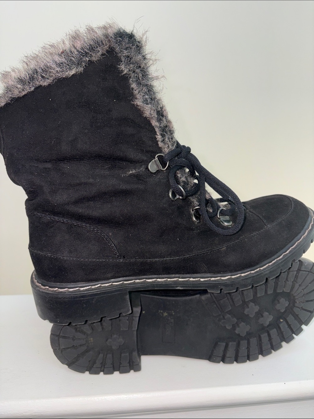 G.H. Bass & Co. Black Lace-Up Faux-Fur Trim Winter Boot